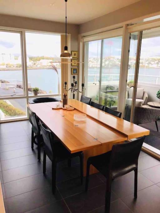 Hafnarfjörður Stylish And Relaxing Two Bedroom Appartment, View Over Harbour מראה חיצוני תמונה
