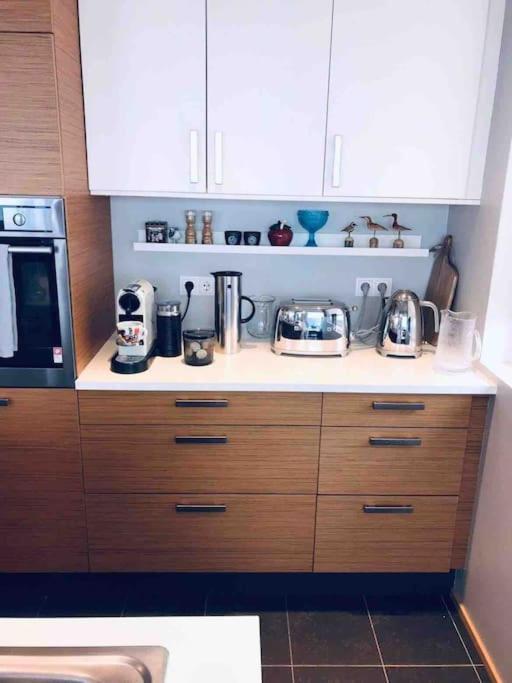 Hafnarfjörður Stylish And Relaxing Two Bedroom Appartment, View Over Harbour מראה חיצוני תמונה
