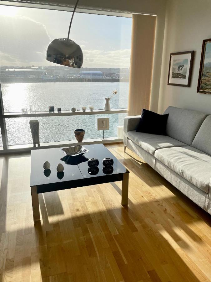 Hafnarfjörður Stylish And Relaxing Two Bedroom Appartment, View Over Harbour מראה חיצוני תמונה